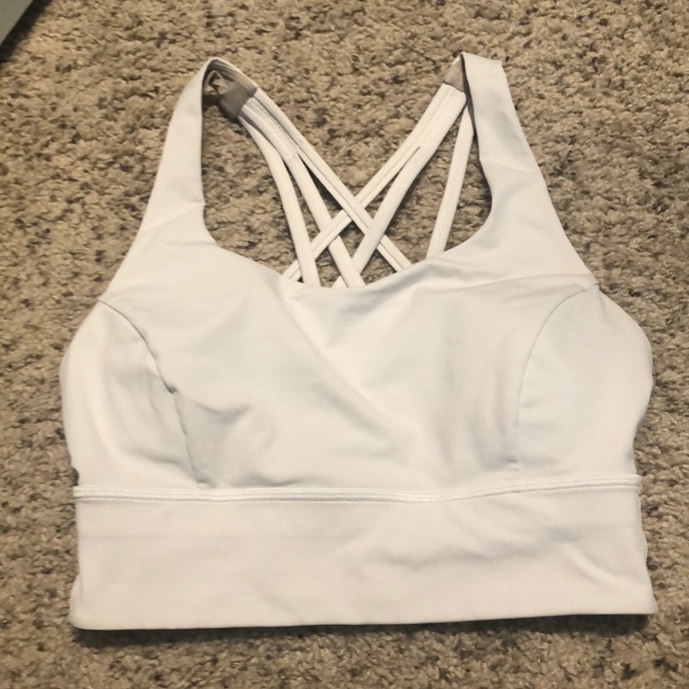 Lululemon white sports bra size 6, worn a few times only